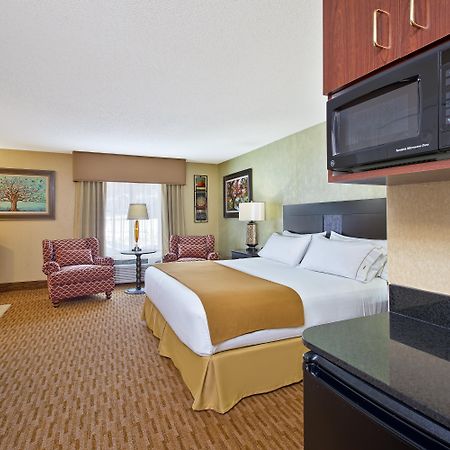 Holiday Inn Express & Suites - Sharon-Hermitage By Ihg West Middlesex Exterior photo