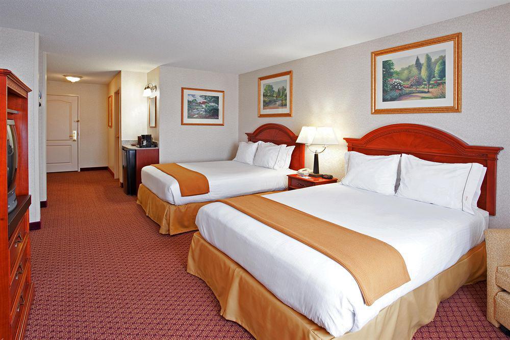 Holiday Inn Express & Suites - Sharon-Hermitage By Ihg West Middlesex Room photo