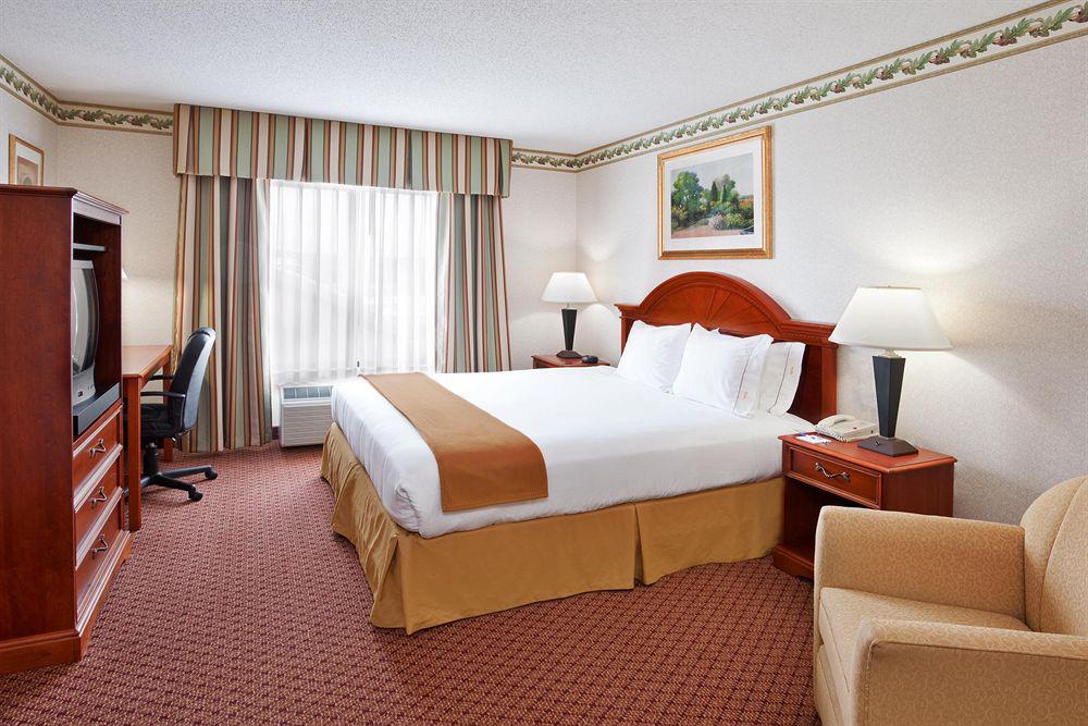 Holiday Inn Express & Suites - Sharon-Hermitage By Ihg West Middlesex Room photo