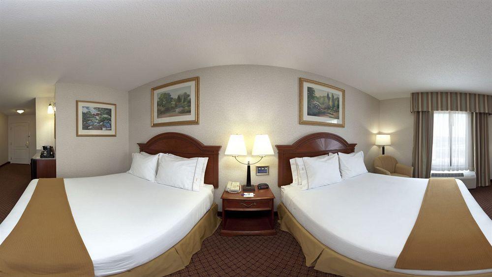 Holiday Inn Express & Suites - Sharon-Hermitage By Ihg West Middlesex Exterior photo