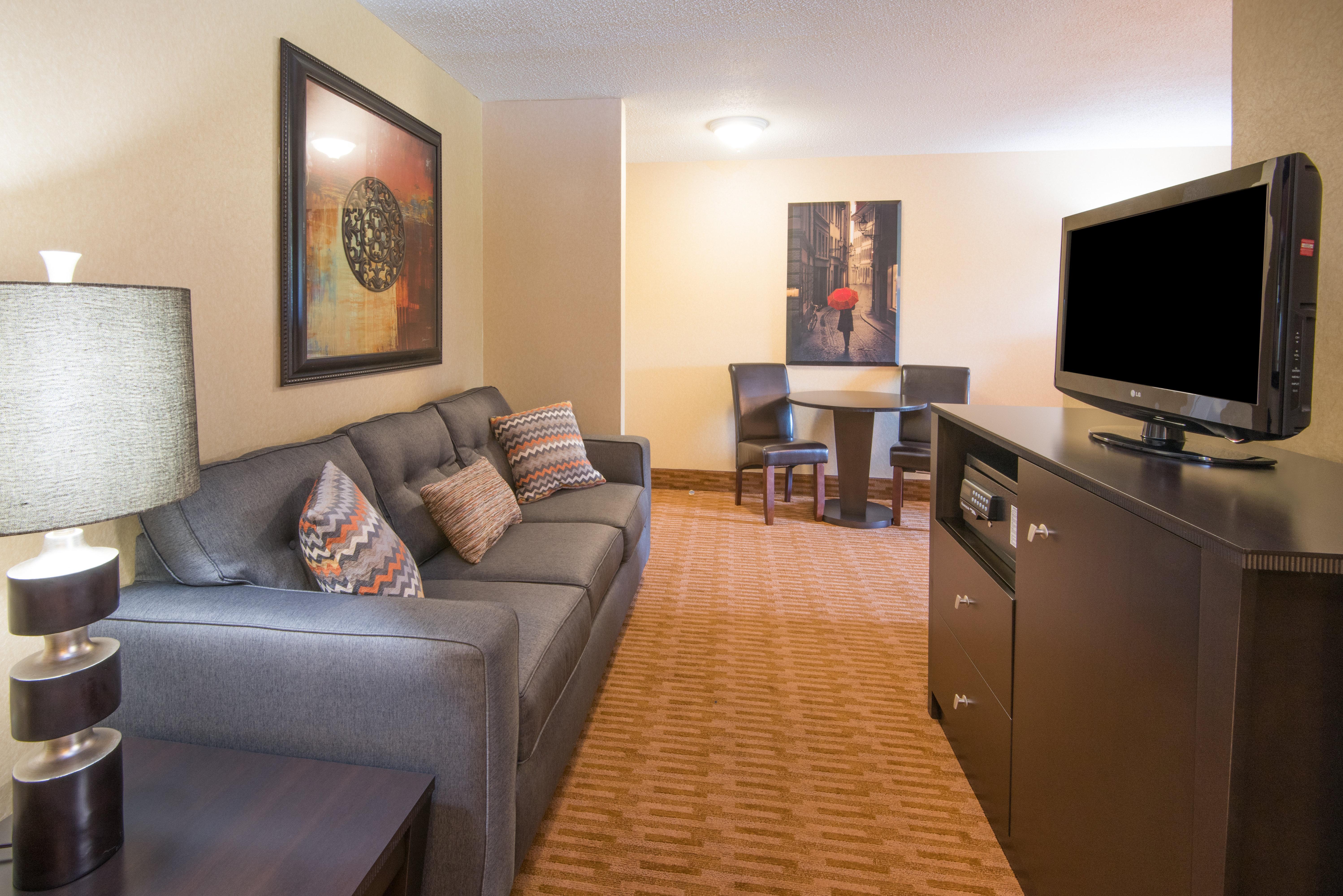 Holiday Inn Express & Suites - Sharon-Hermitage By Ihg West Middlesex Exterior photo