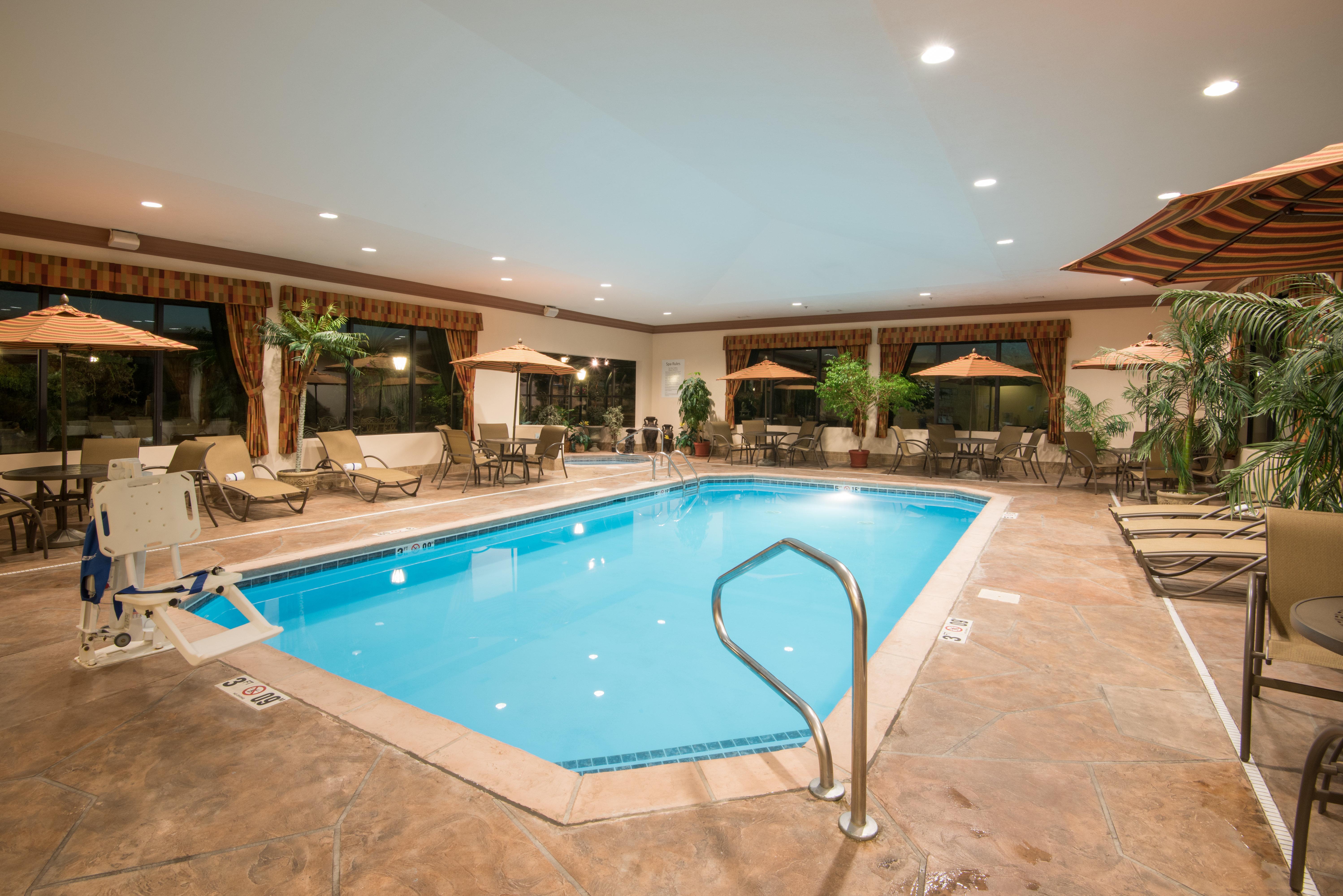 Holiday Inn Express & Suites - Sharon-Hermitage By Ihg West Middlesex Exterior photo