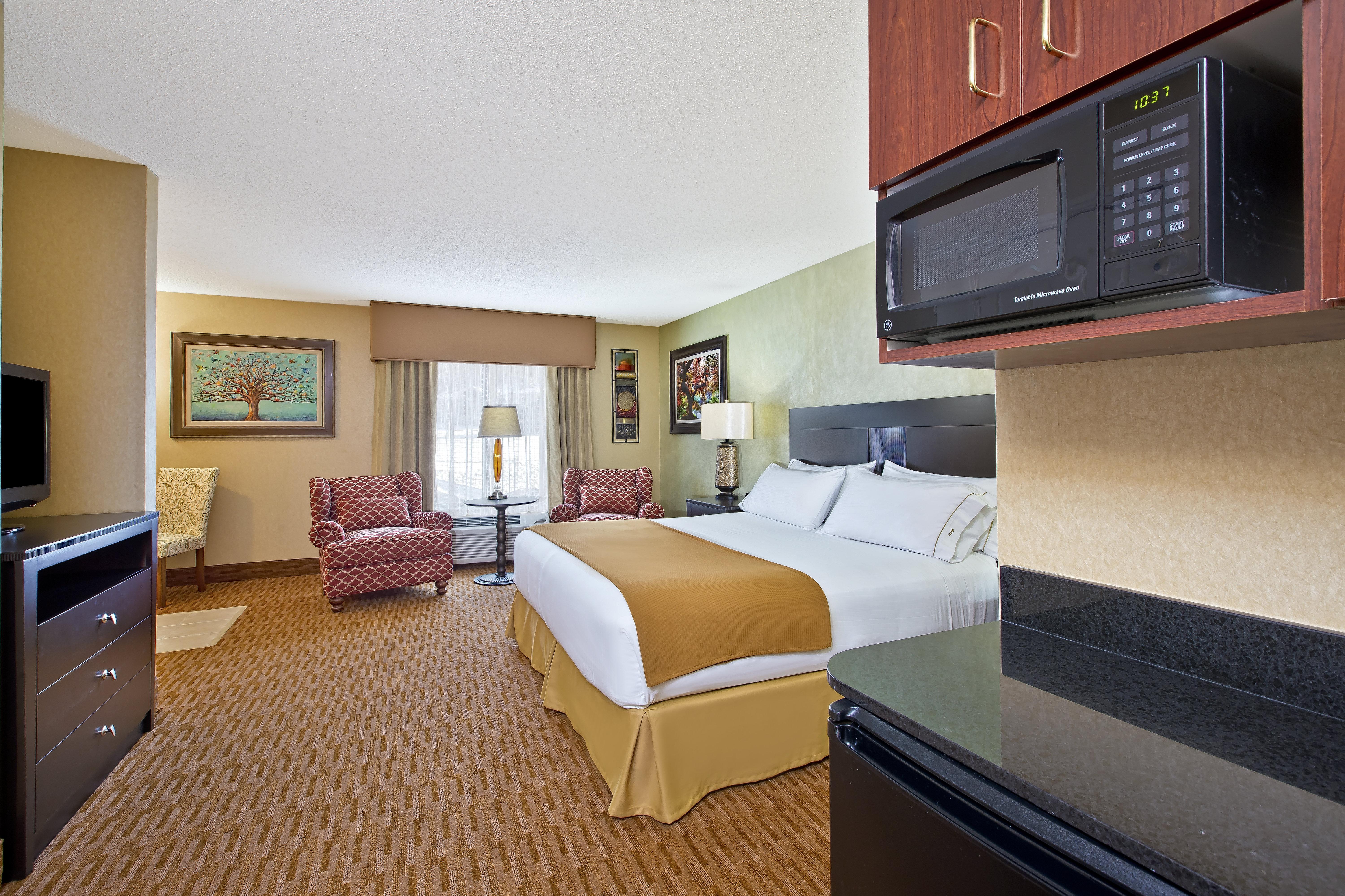 Holiday Inn Express & Suites - Sharon-Hermitage By Ihg West Middlesex Exterior photo